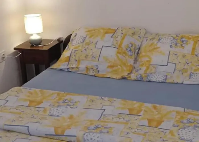 Metti 1 Apartman Kmeti